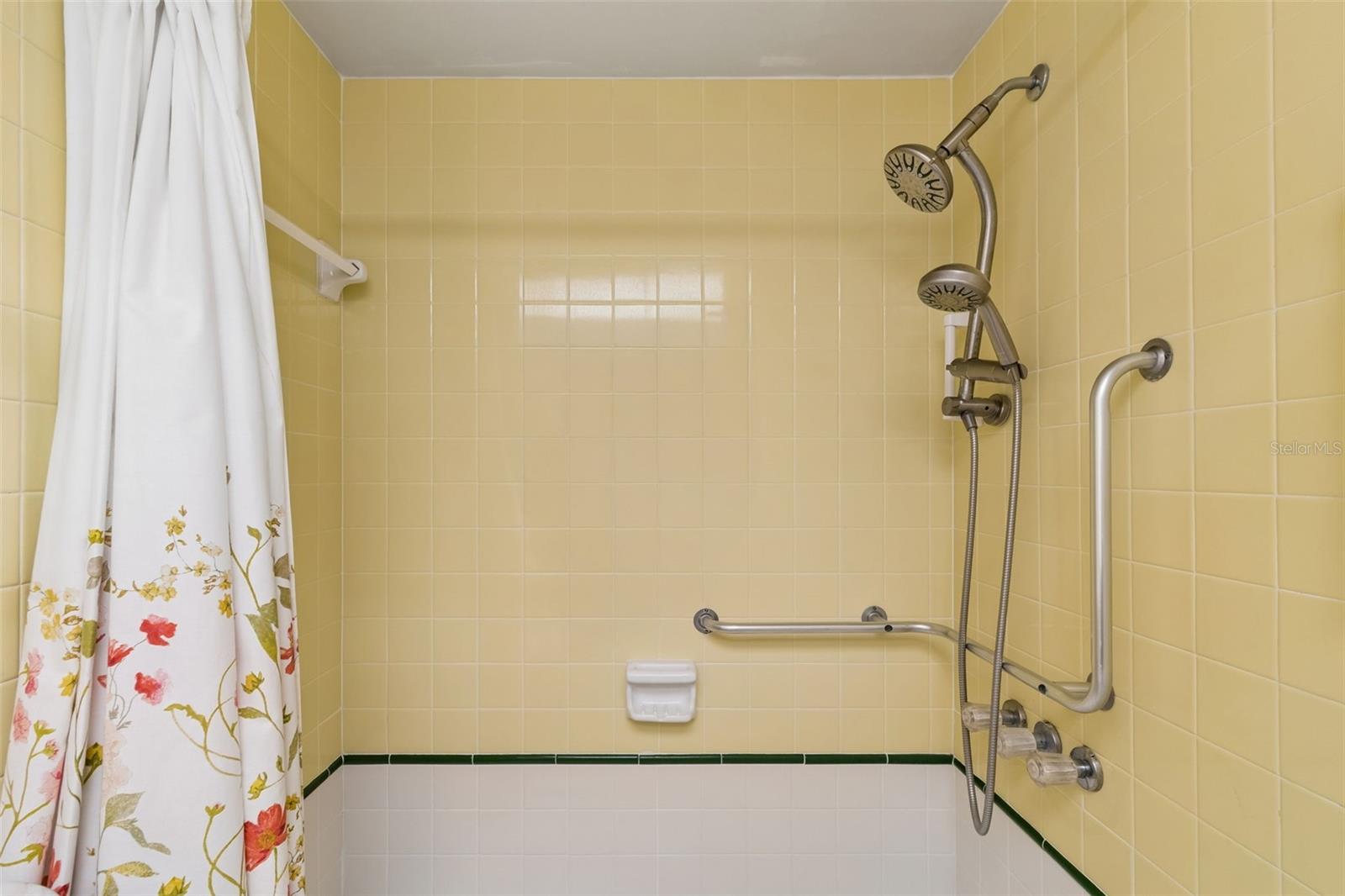 WINSTON PARK NORTHEAST - Residential