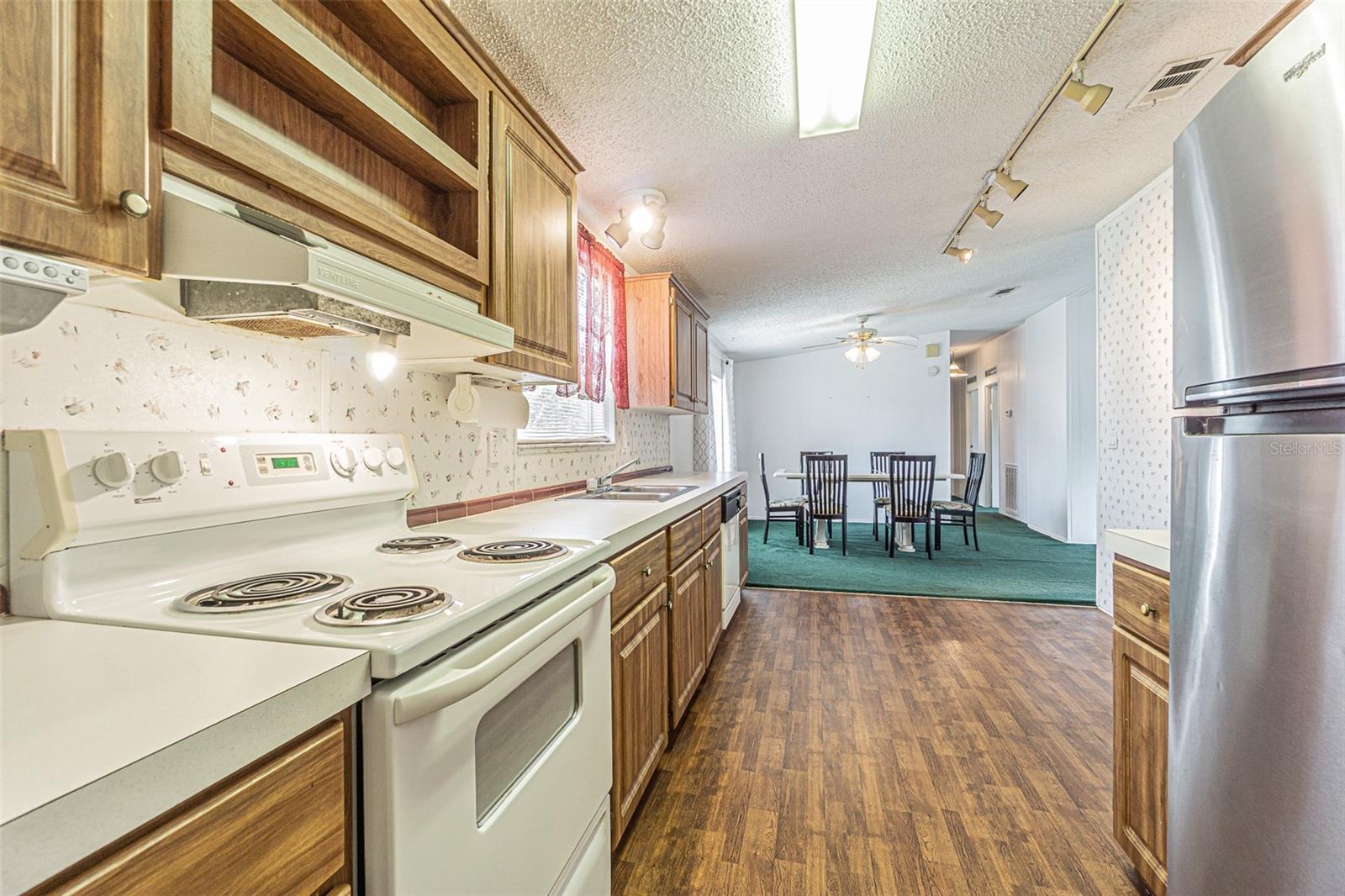 CROSSROADS - Residential
