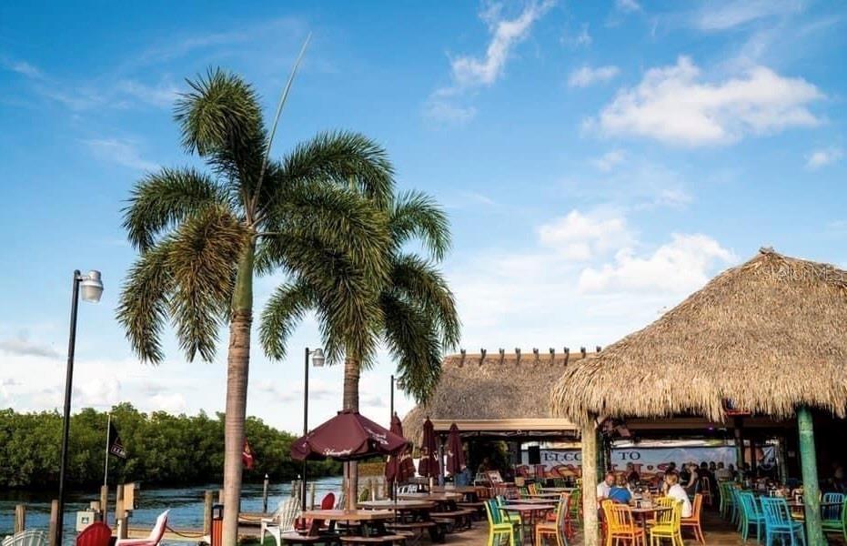 CAPE CORAL - Land