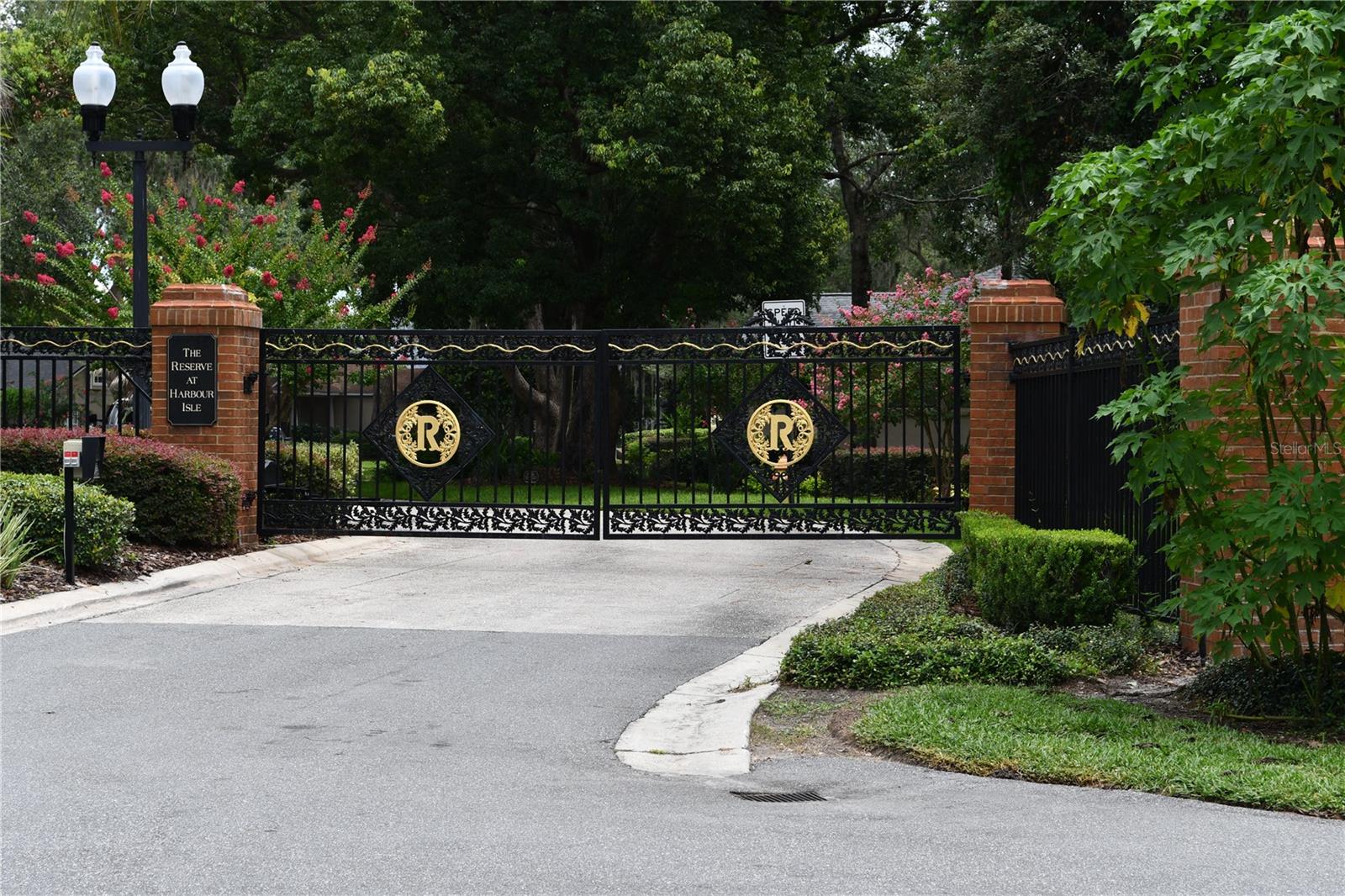 450 HARBOUR ISLE