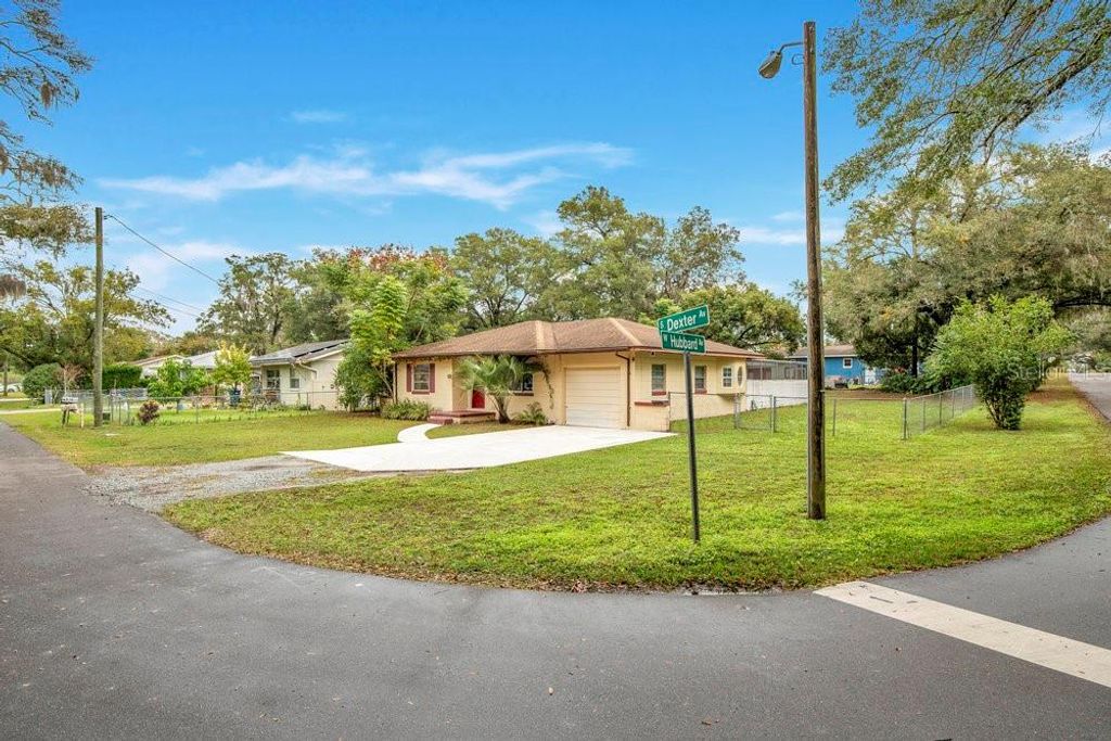 Photo of 525 S Dexter Avenue, Deland, FL 32720 (MLS # V4946149)