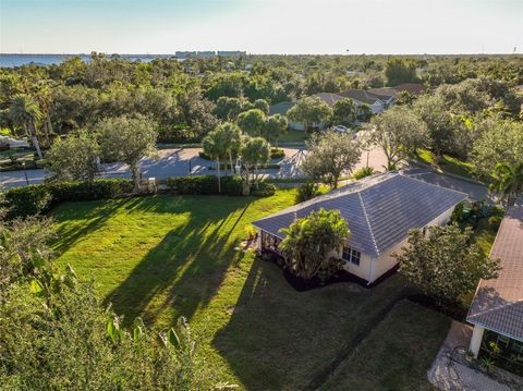 A home in PUNTA GORDA