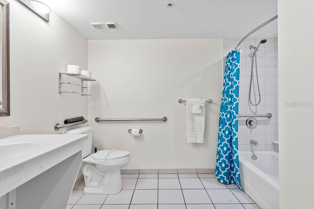 DAYTONA BEACH RESORT & CONF CENTER - Residential