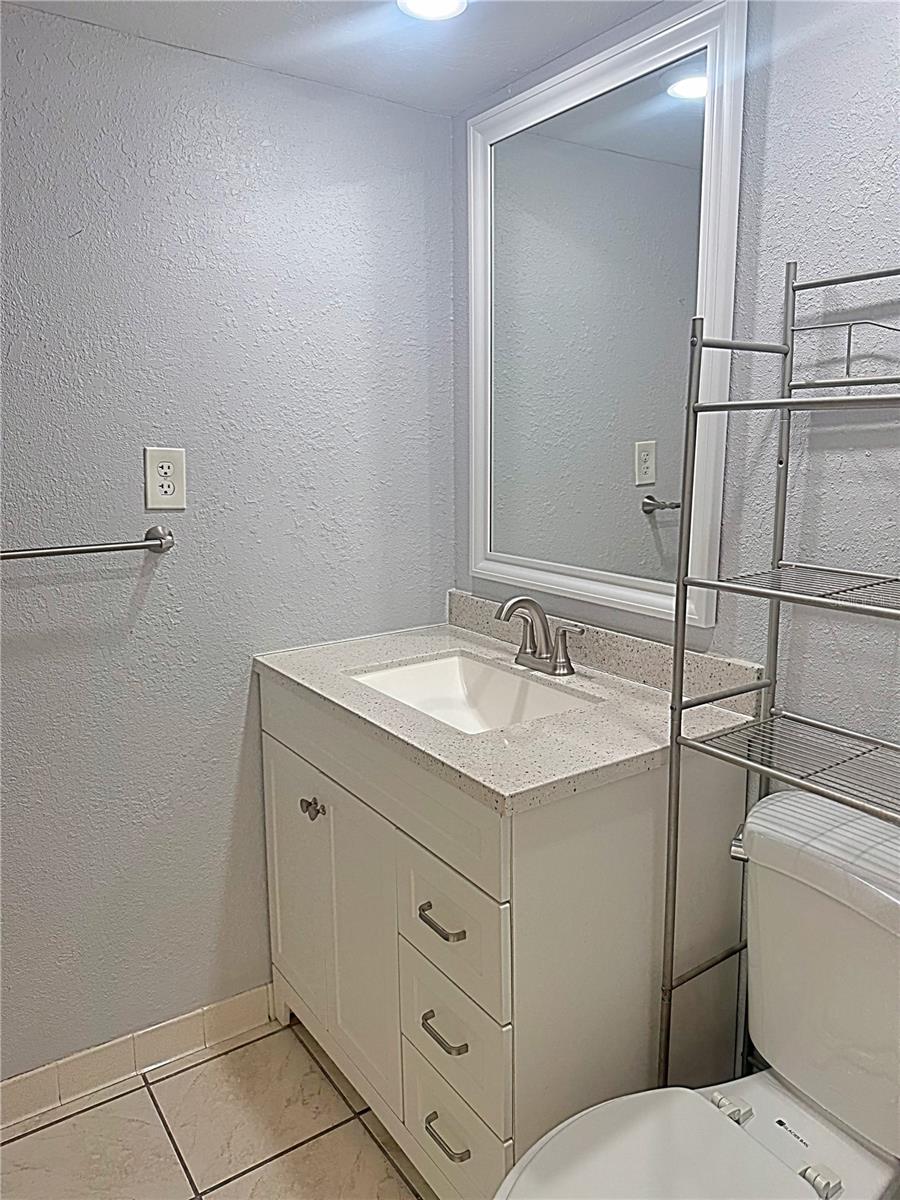 DIAMOND ISLE CONDO - Residential Lease