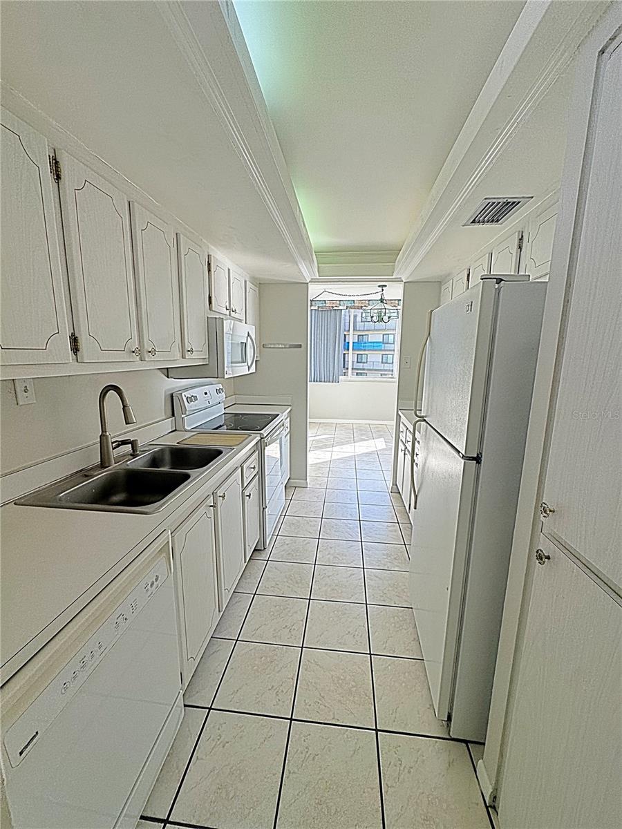 DIAMOND ISLE CONDO - Residential Lease