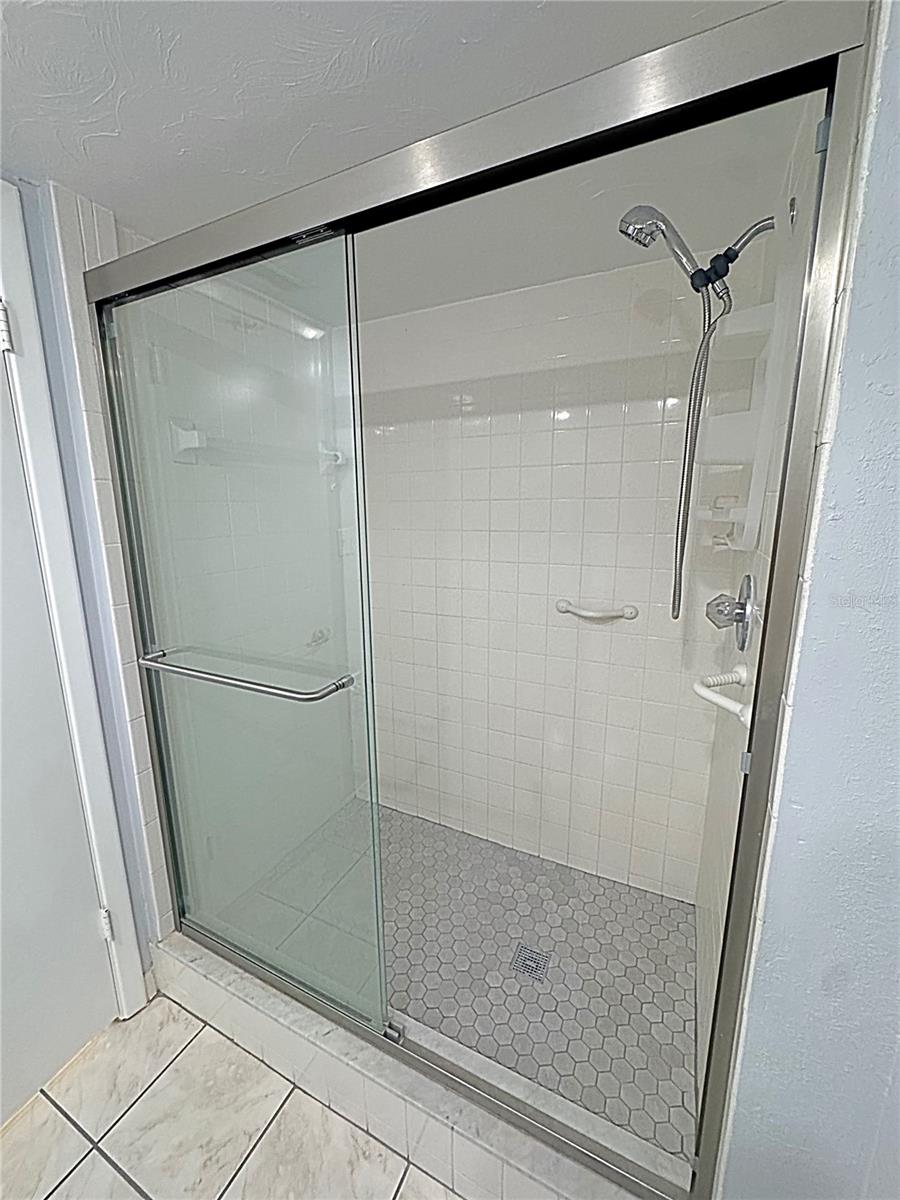 DIAMOND ISLE CONDO - Residential Lease