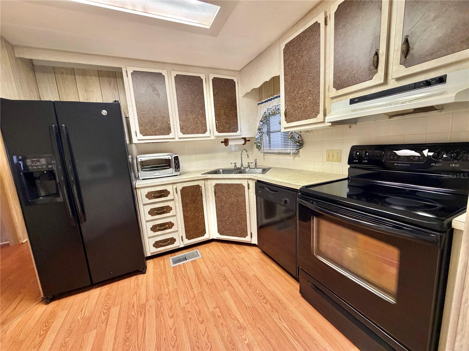 HAWTHORNE AT LEESBURG A COOP - Residential