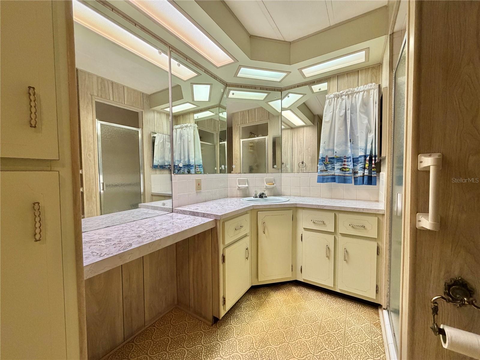 HAWTHORNE AT LEESBURG A COOP - Residential