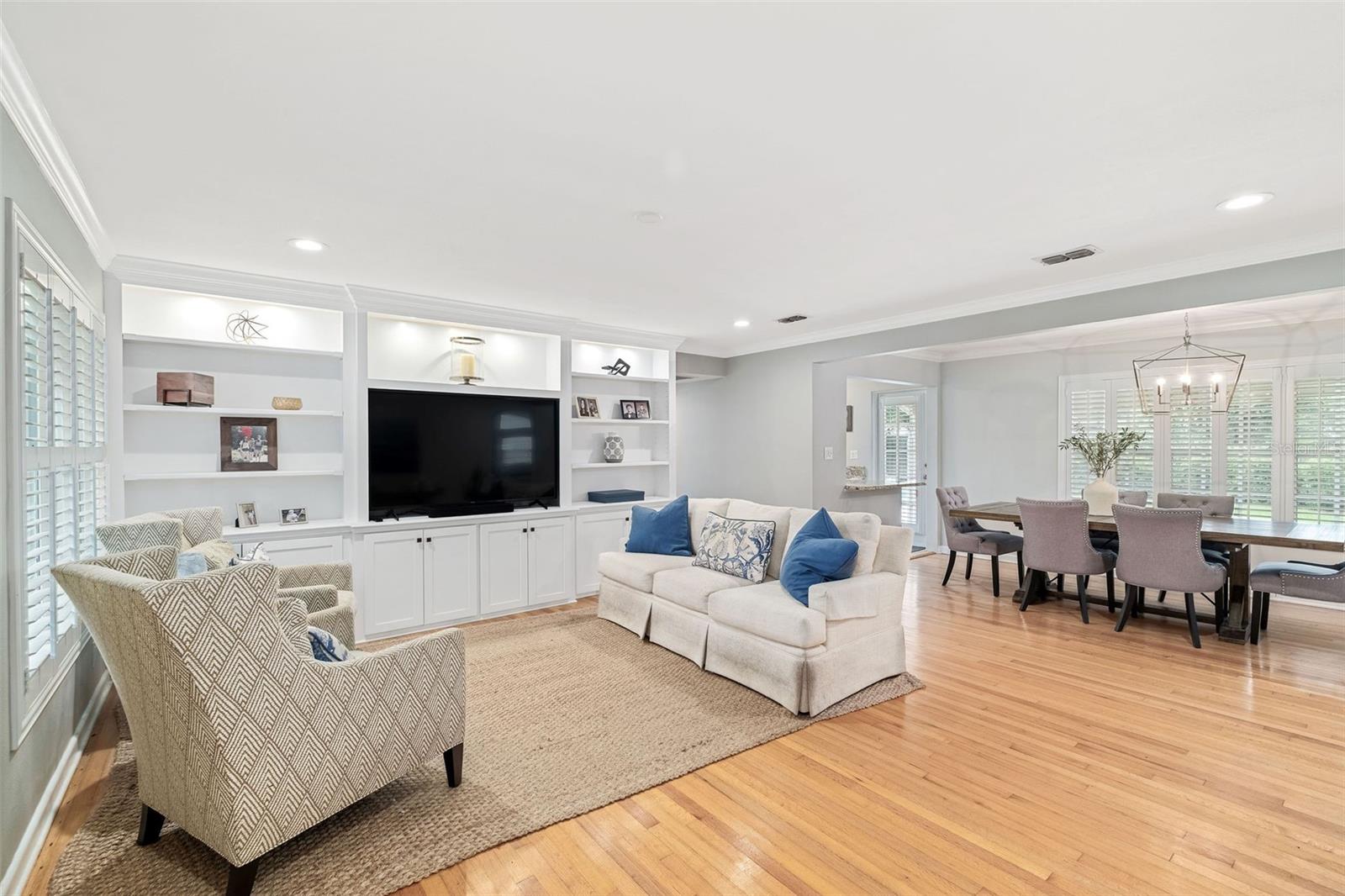 1901 MAPLEWOOD DRIVE