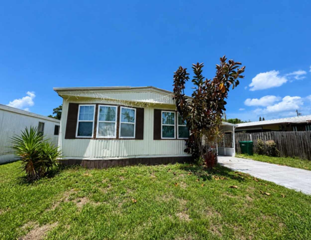 DIXIE GROVES ESTATES - Residential