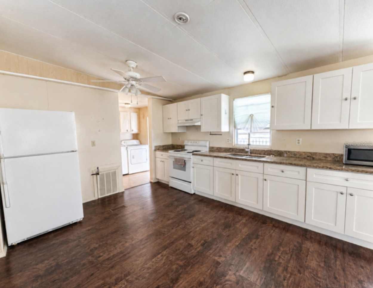 DIXIE GROVES ESTATES - Residential