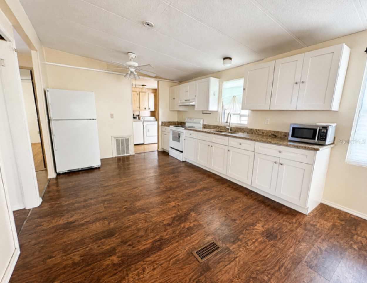 DIXIE GROVES ESTATES - Residential