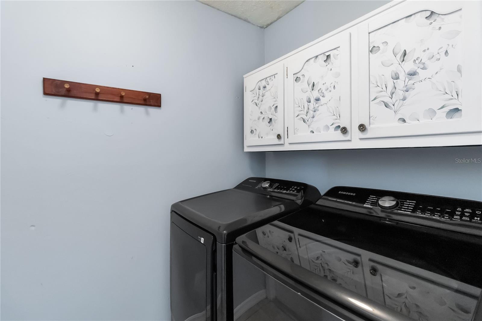 CASCADE OAKS - Residential
