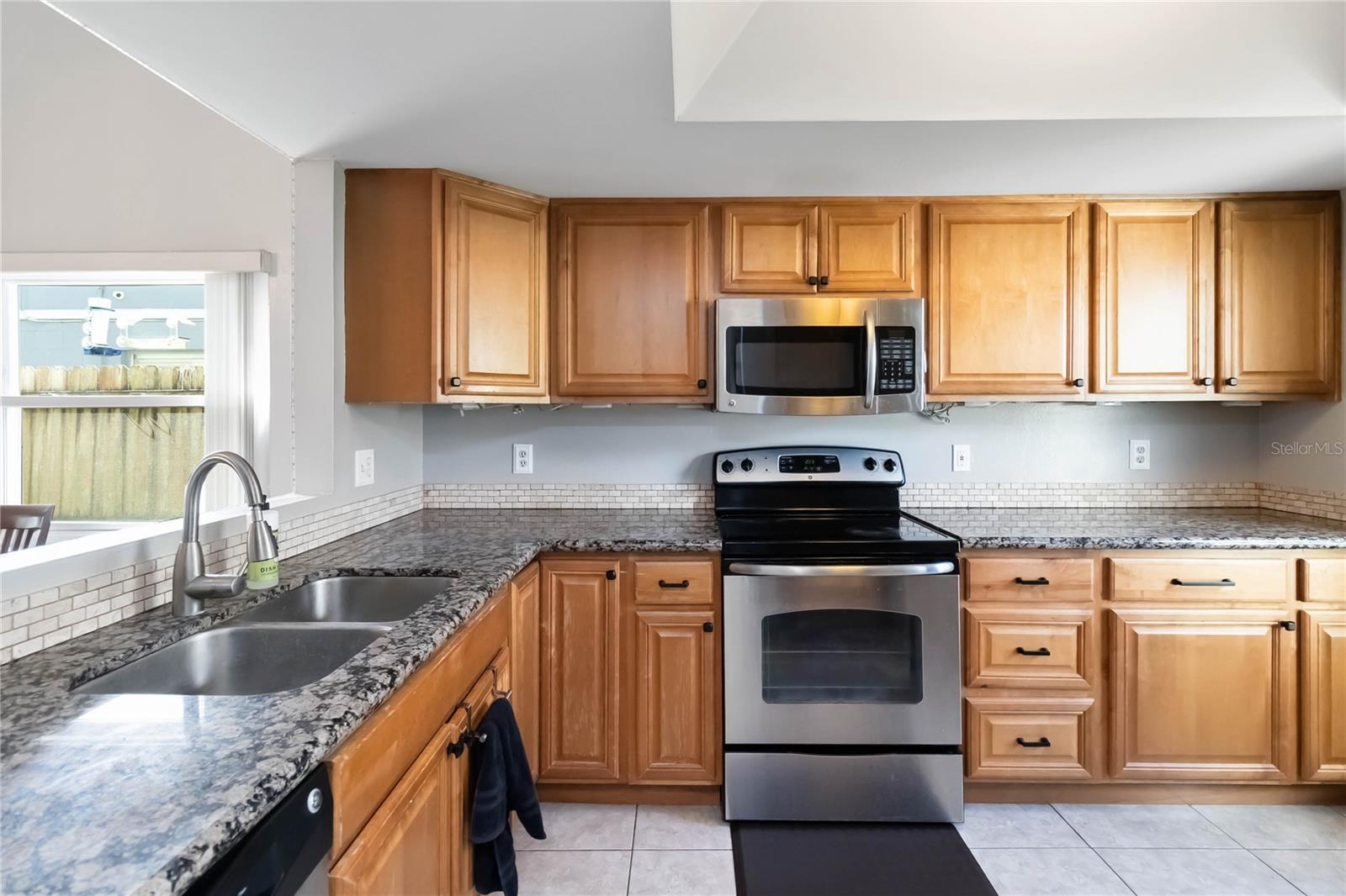 CASCADE OAKS - Residential