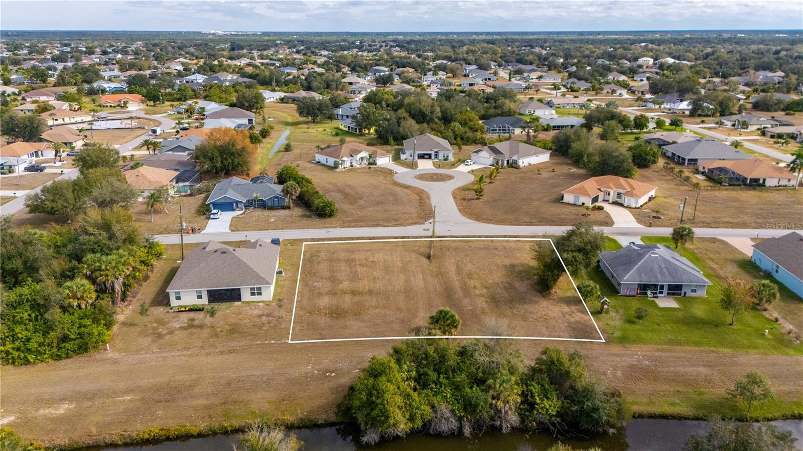 PUNTA GORDA ISLES SEC 20 - Land