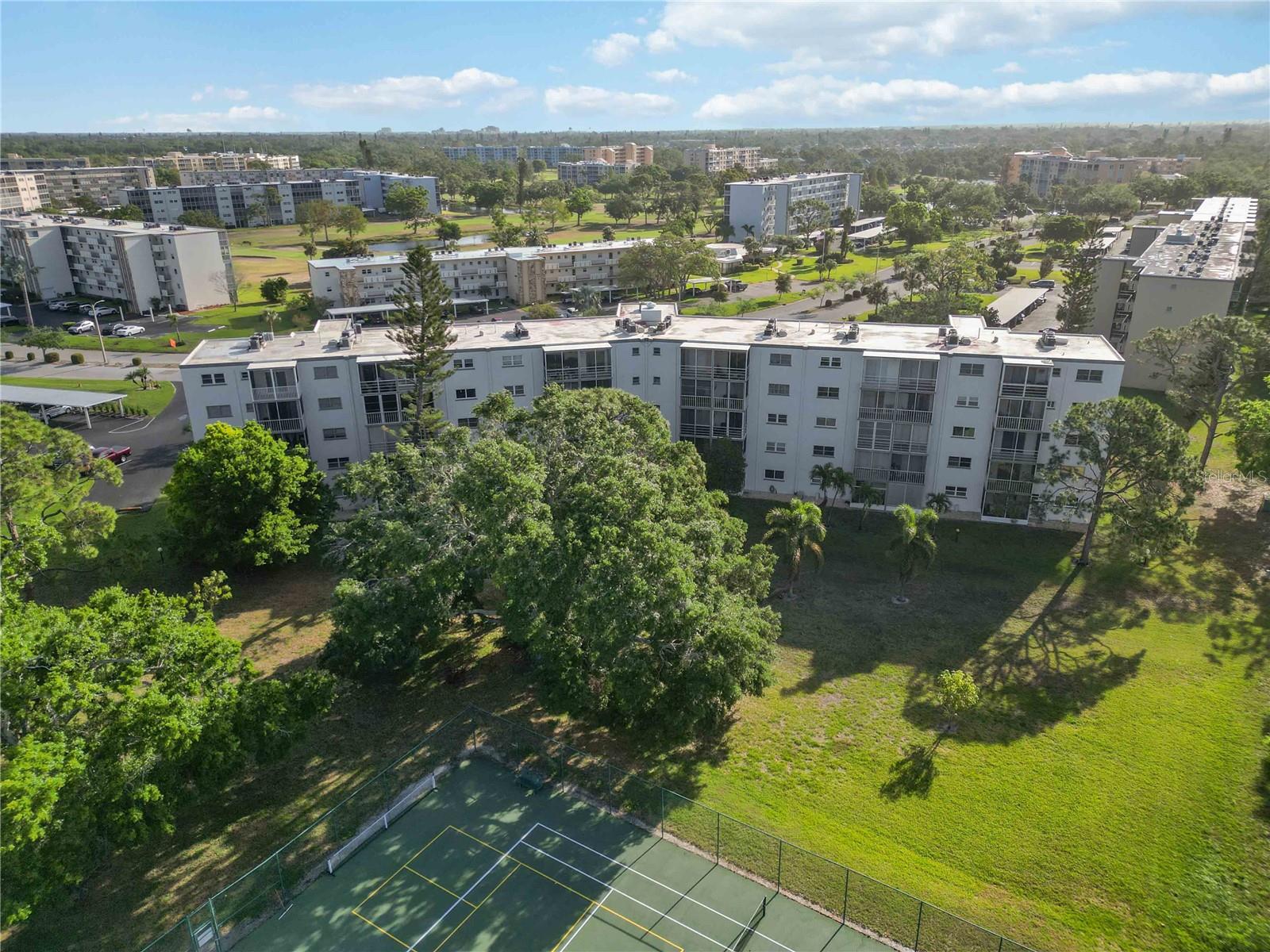 IRONWOOD CONDOMINIUM - Residential