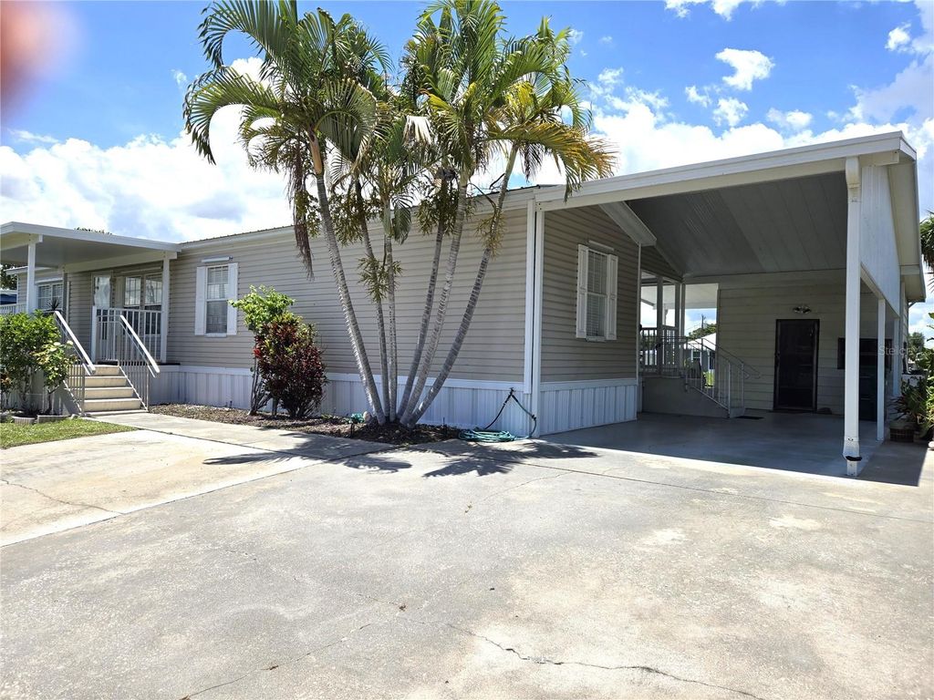 Photo of 2125 SE 35th Lane, Okeechobee, FL 34974 (MLS # OK225346)
