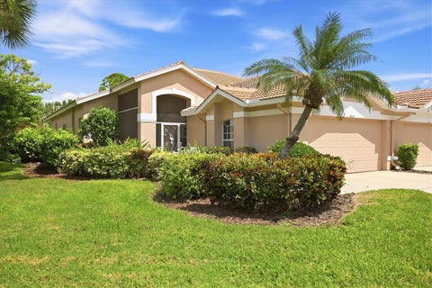 Photo of 9413 Forest Hills Circle, Sarasota, FL 34238 (MLS # A4705627)