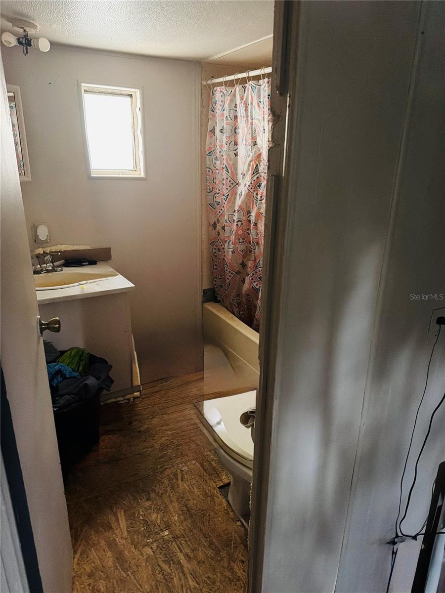 KAL RIVER FOREST HIDEAWAY - Residential