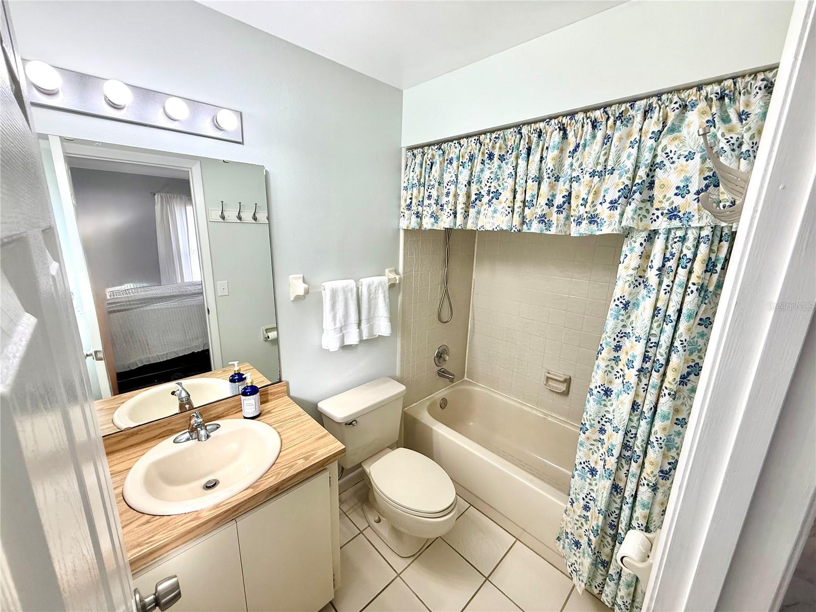 TOWNHOMES WINTER GARDEN - Residential