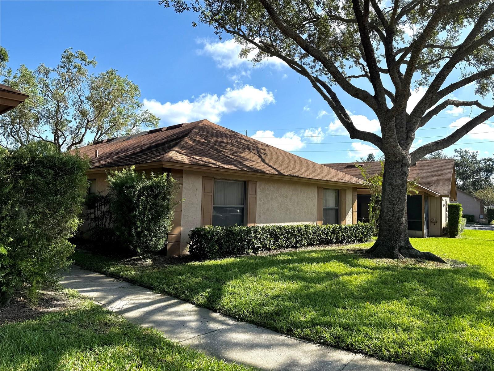 TOWNHOMES WINTER GARDEN - Residential