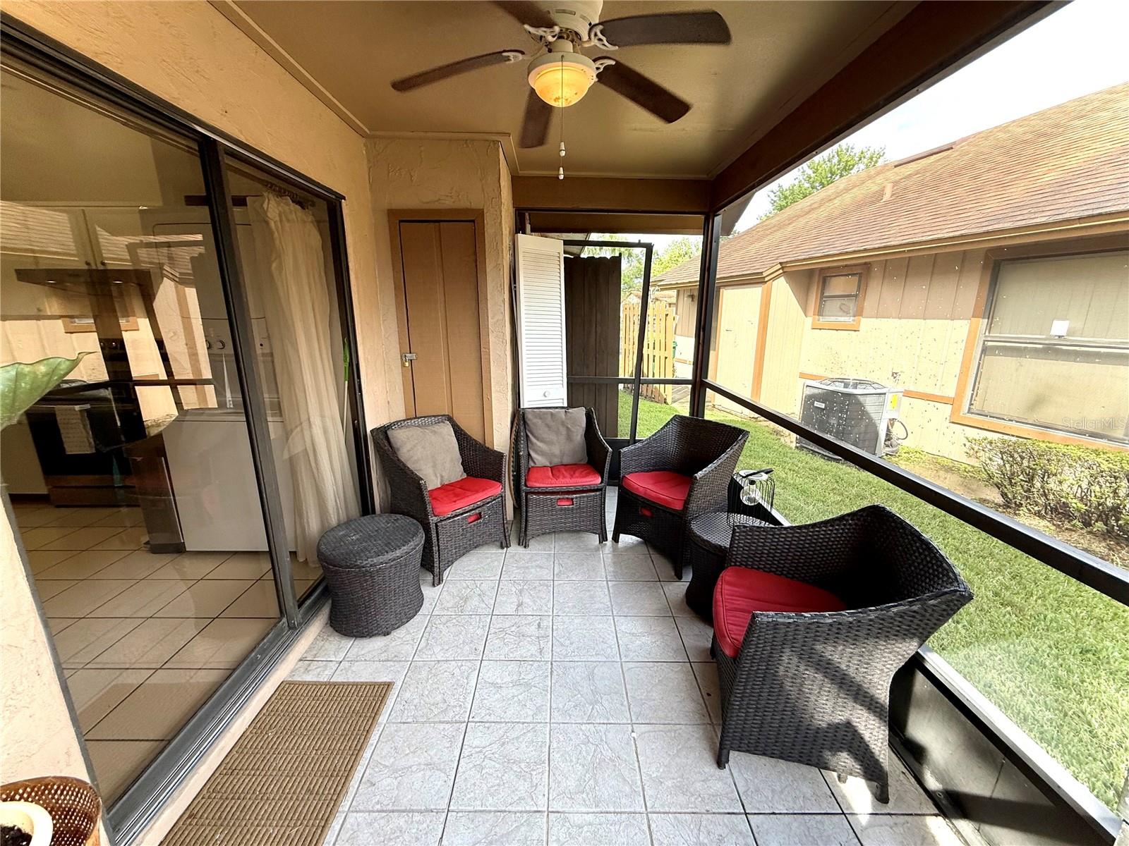 TOWNHOMES WINTER GARDEN - Residential