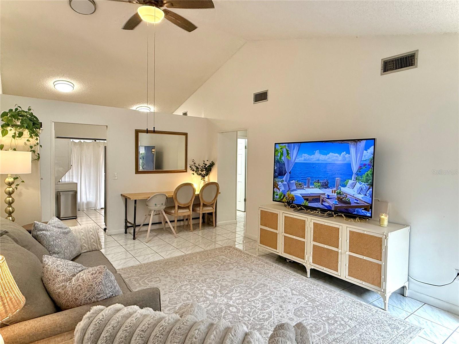 TOWNHOMES WINTER GARDEN - Residential