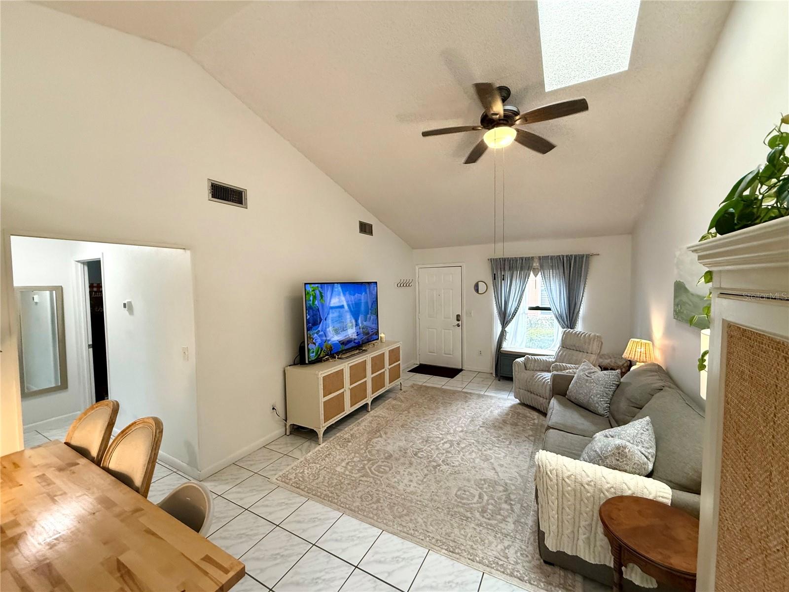 TOWNHOMES WINTER GARDEN - Residential