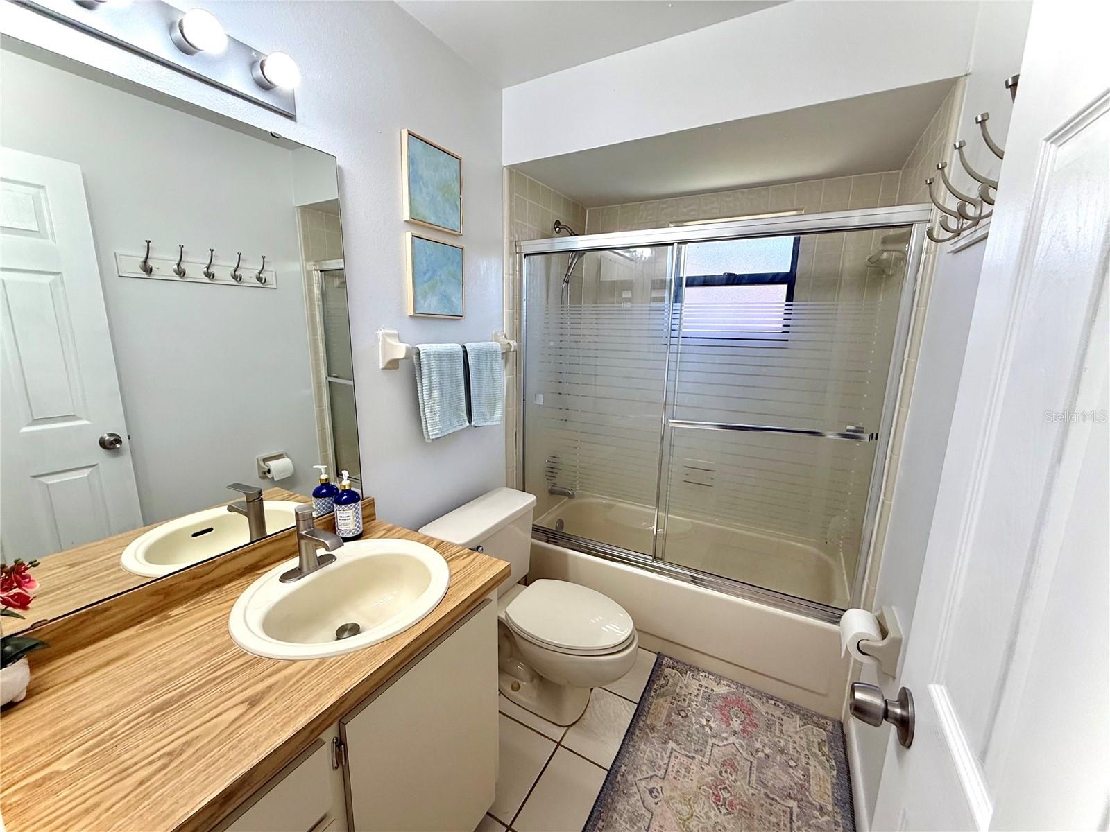 TOWNHOMES WINTER GARDEN - Residential