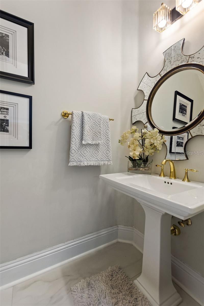 KEENES POINTE - Residential