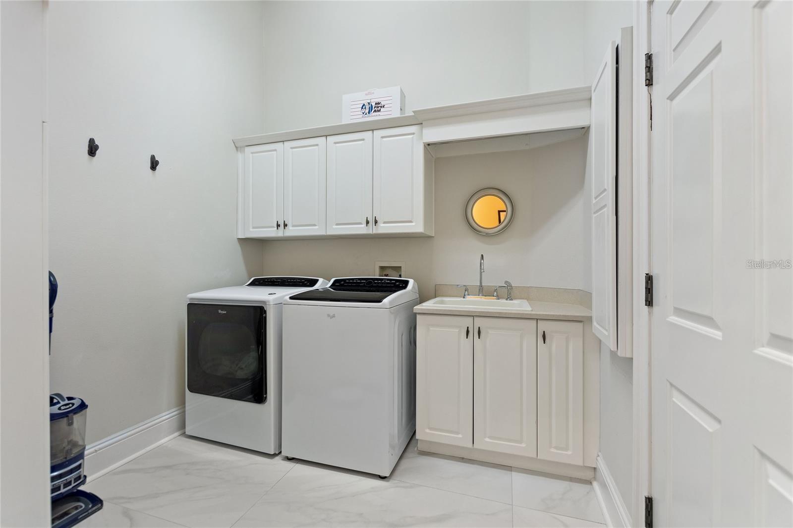 KEENES POINTE - Residential