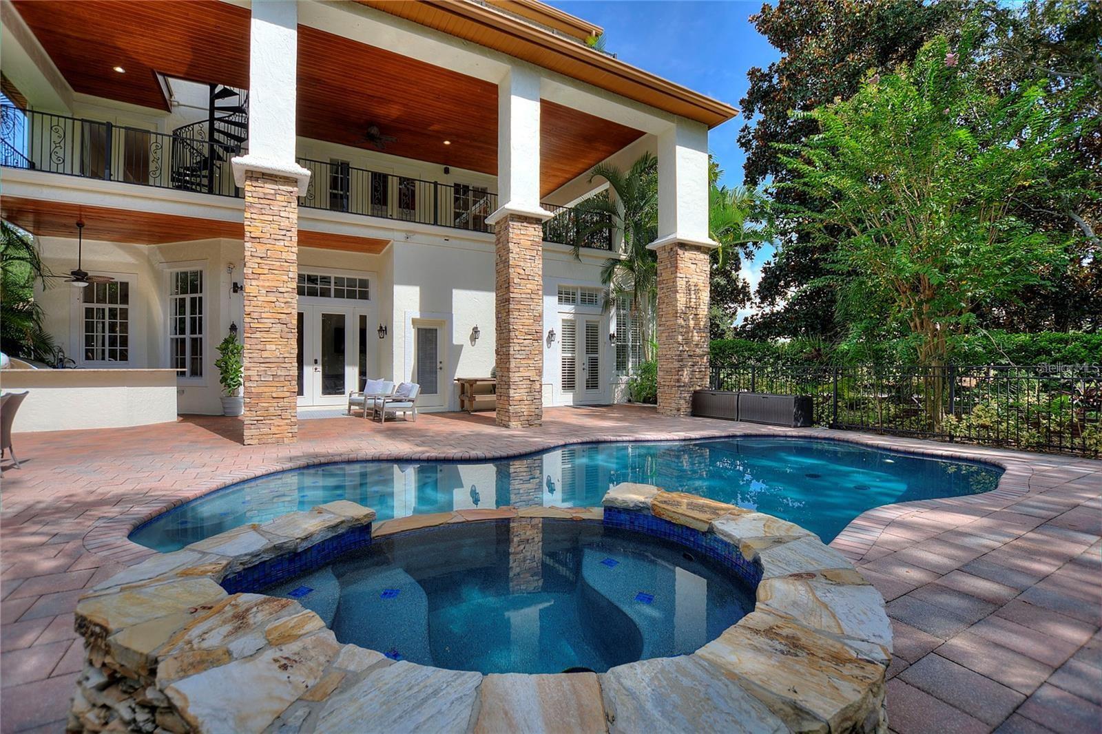 KEENES POINTE - Residential