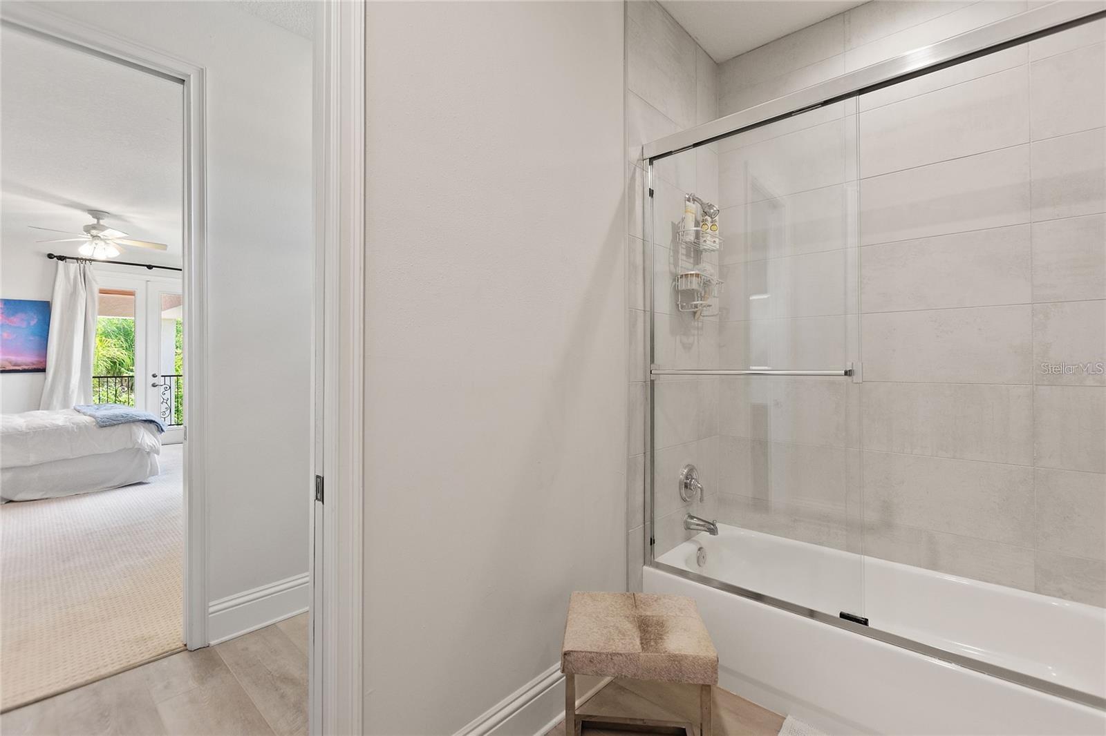 KEENES POINTE - Residential