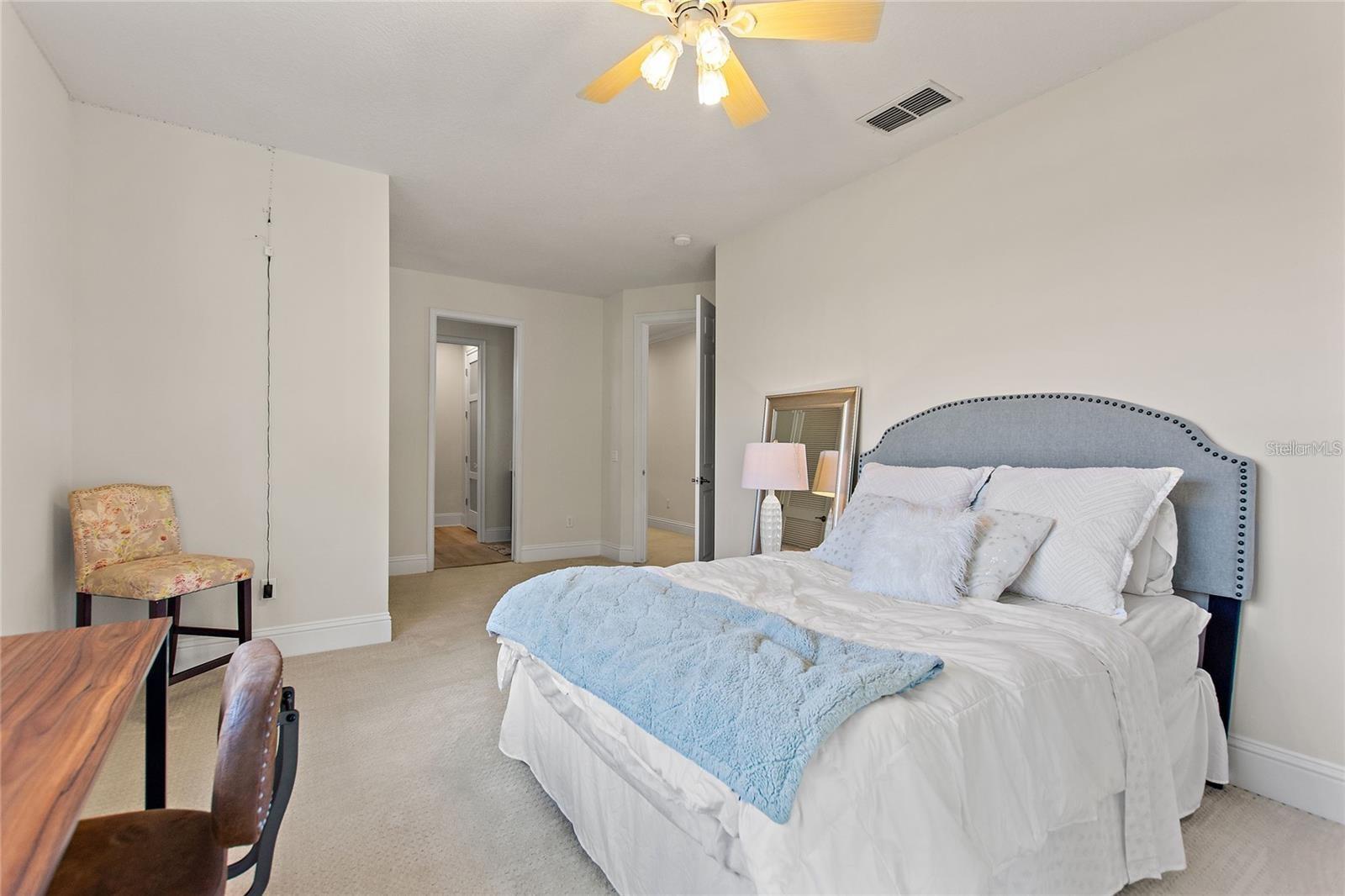 KEENES POINTE - Residential