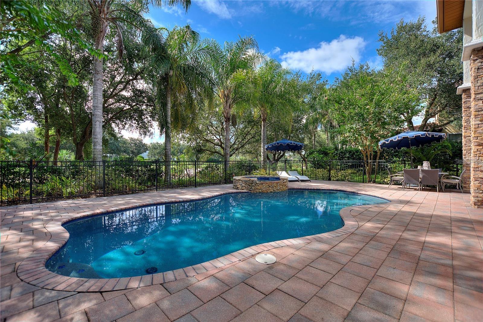 KEENES POINTE - Residential