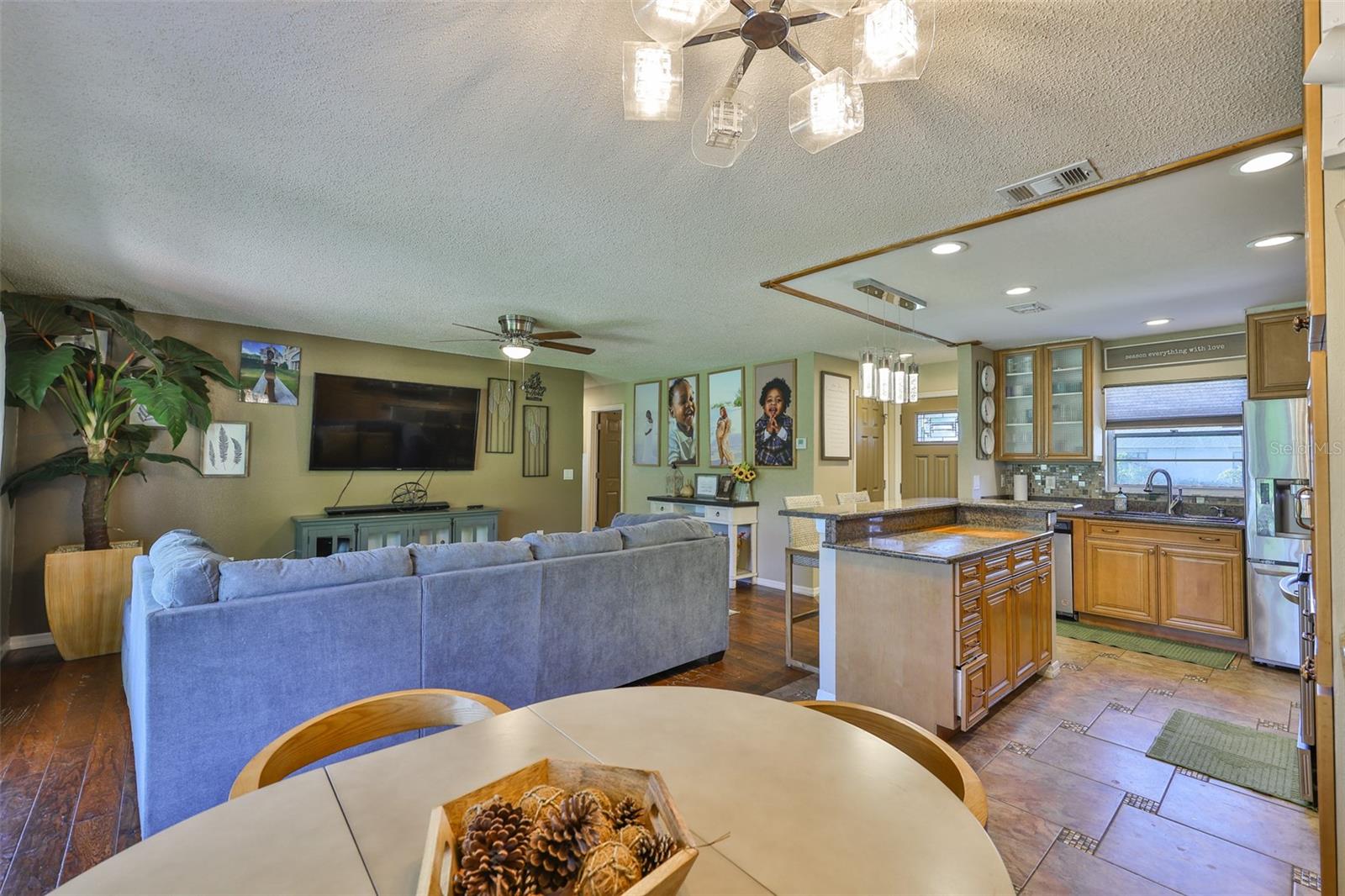 1219 70TH DRIVE E