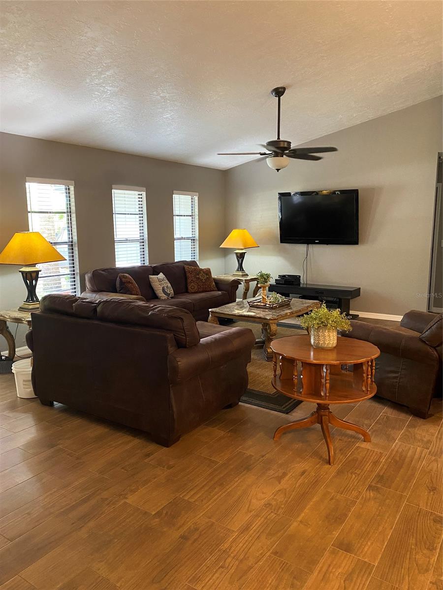 Florida Shores 01 - Residential