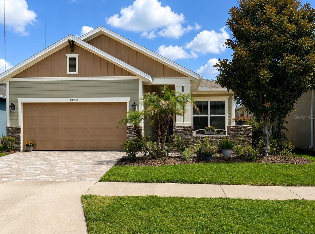 Photo of 13928 Swallow Hill Drive, Lithia, FL 33547 (MLS # O6408388)