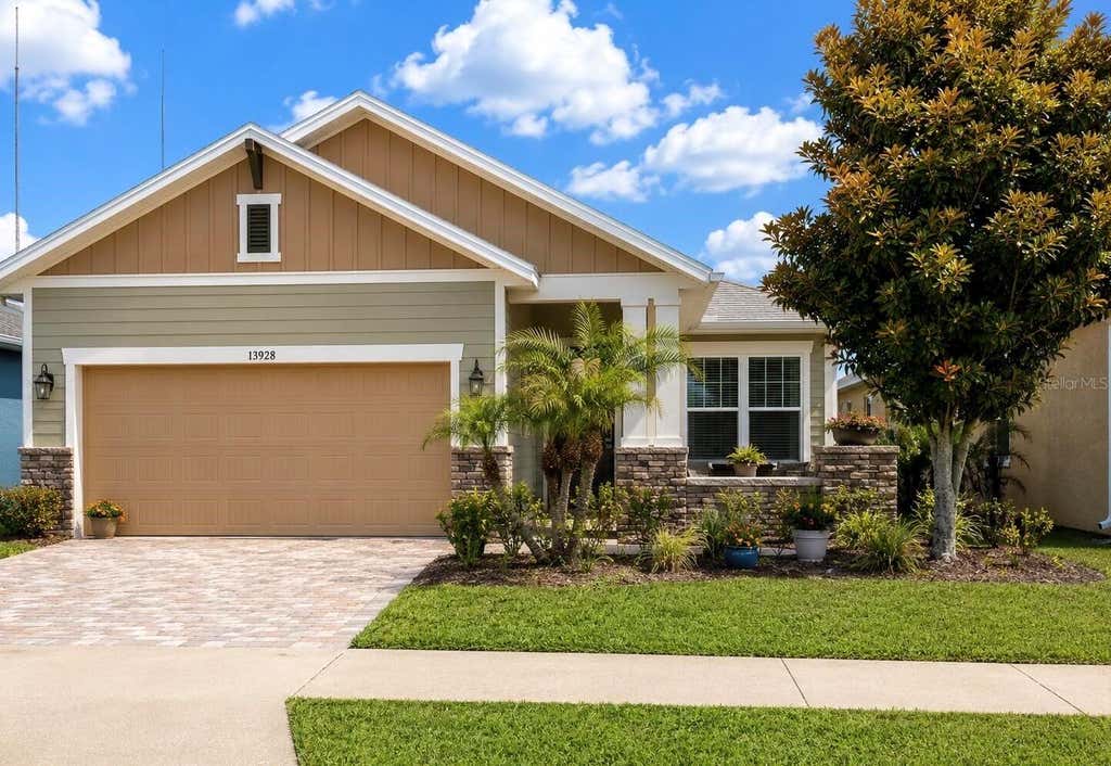 Photo of 13928 Swallow Hill Drive, Lithia, FL 33547 (MLS # O6408388)