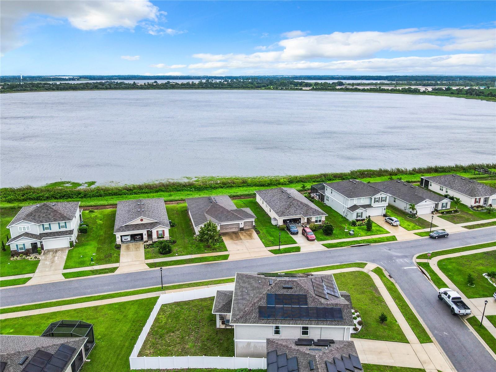 LAKE SMART POINTE - Residential