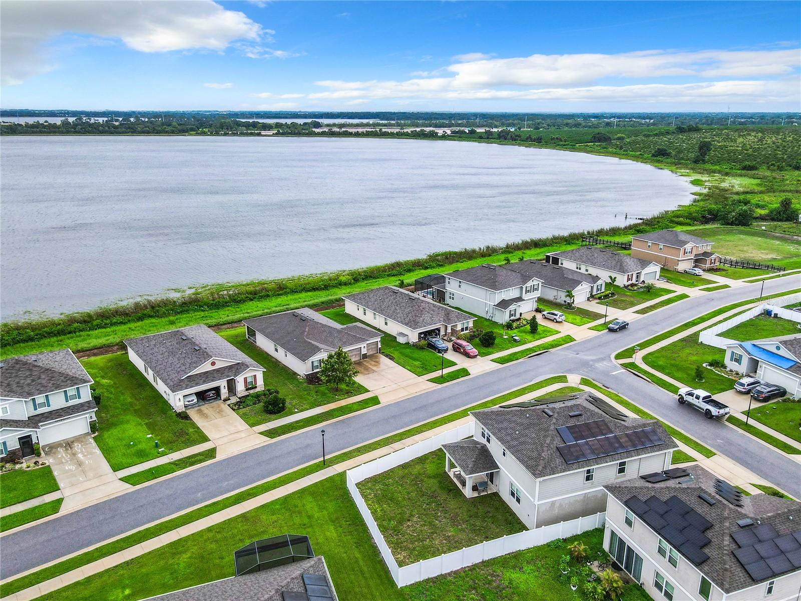 LAKE SMART POINTE - Residential