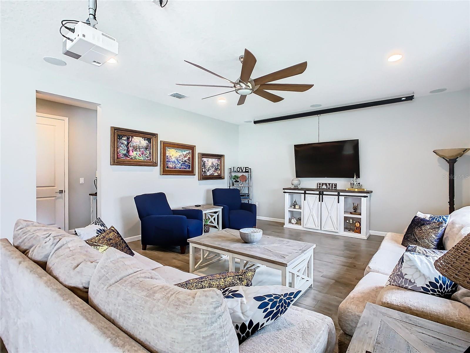 LAKE SMART POINTE - Residential