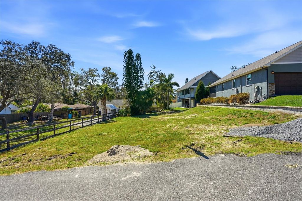 Photo of 1604 Butler Court, Tarpon Springs, FL 34689 (MLS # TB8479438)