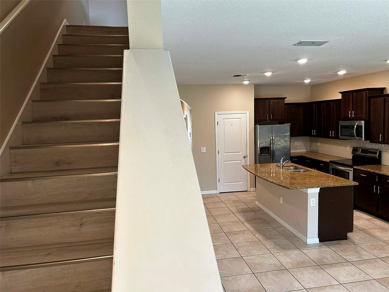 LANDING PH 1 - Residential Lease