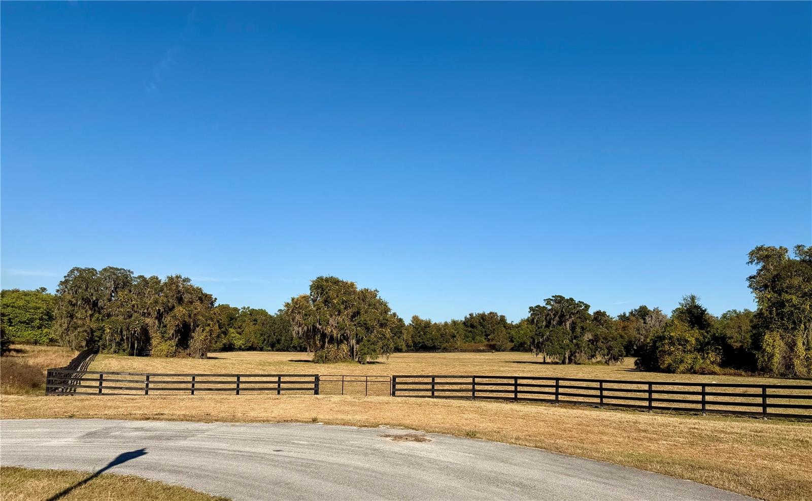 VIA PARADISUS - Land