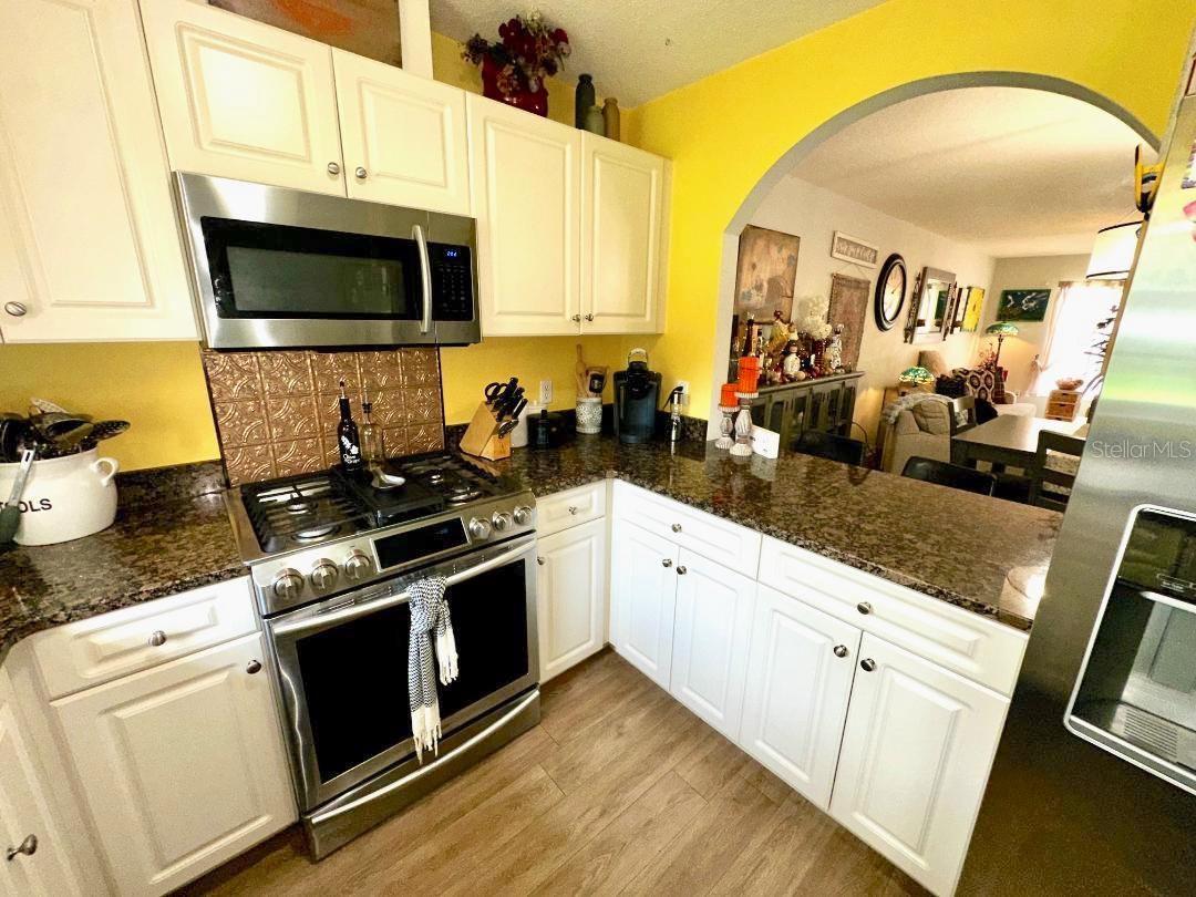 LAKESIDE TOWN HOMES CONDO - Residential