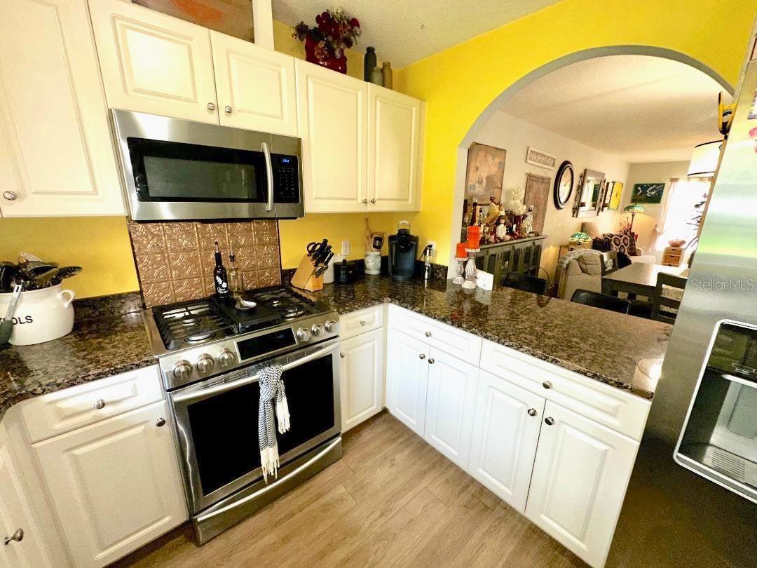 LAKESIDE TOWN HOMES CONDO - Residential