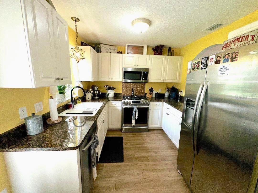 LAKESIDE TOWN HOMES CONDO - Residential