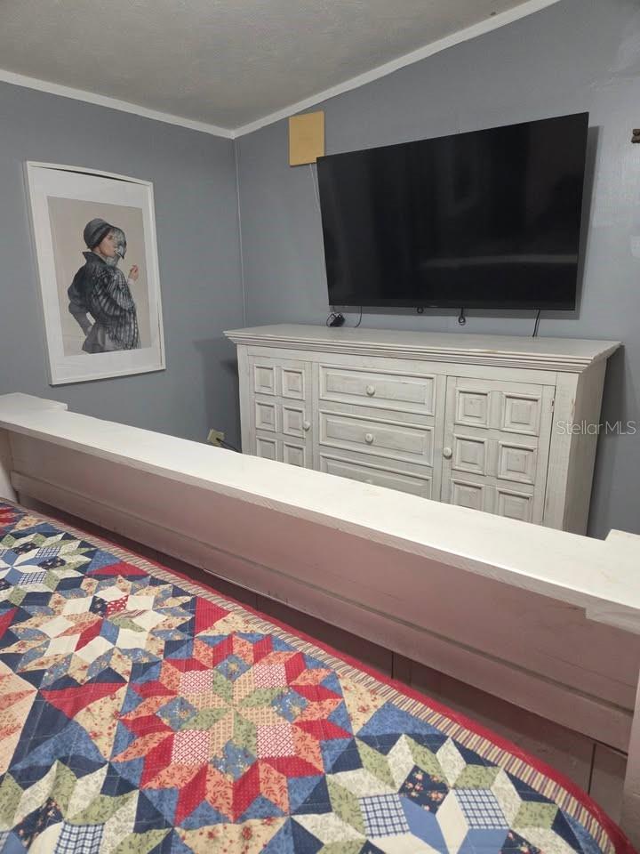 THE LAKES AT COUNTRY WOOD - Residential Lease