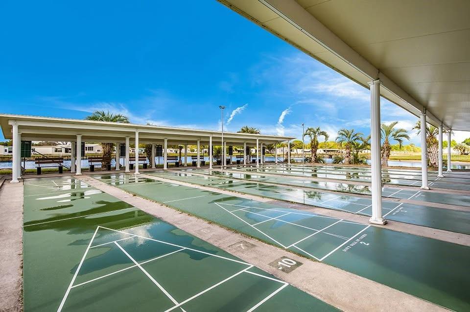 THE LAKES AT COUNTRY WOOD - Residential Lease